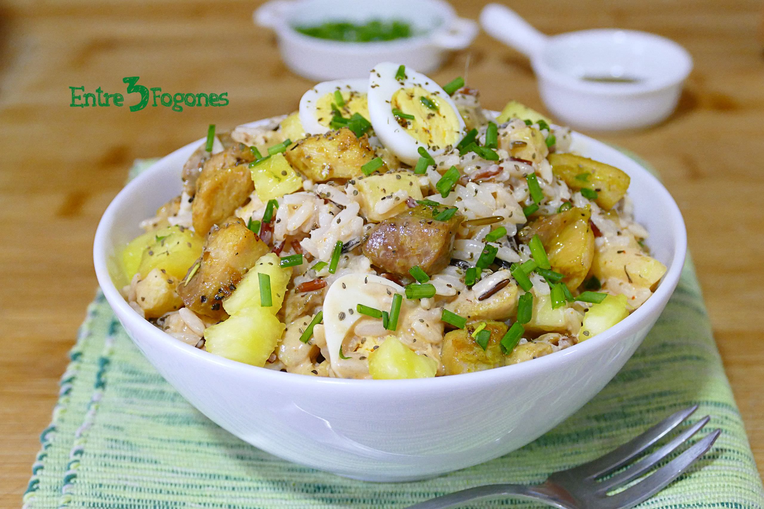 Ensalada de Arroz con Pollo y Piña en Salsa Rosa