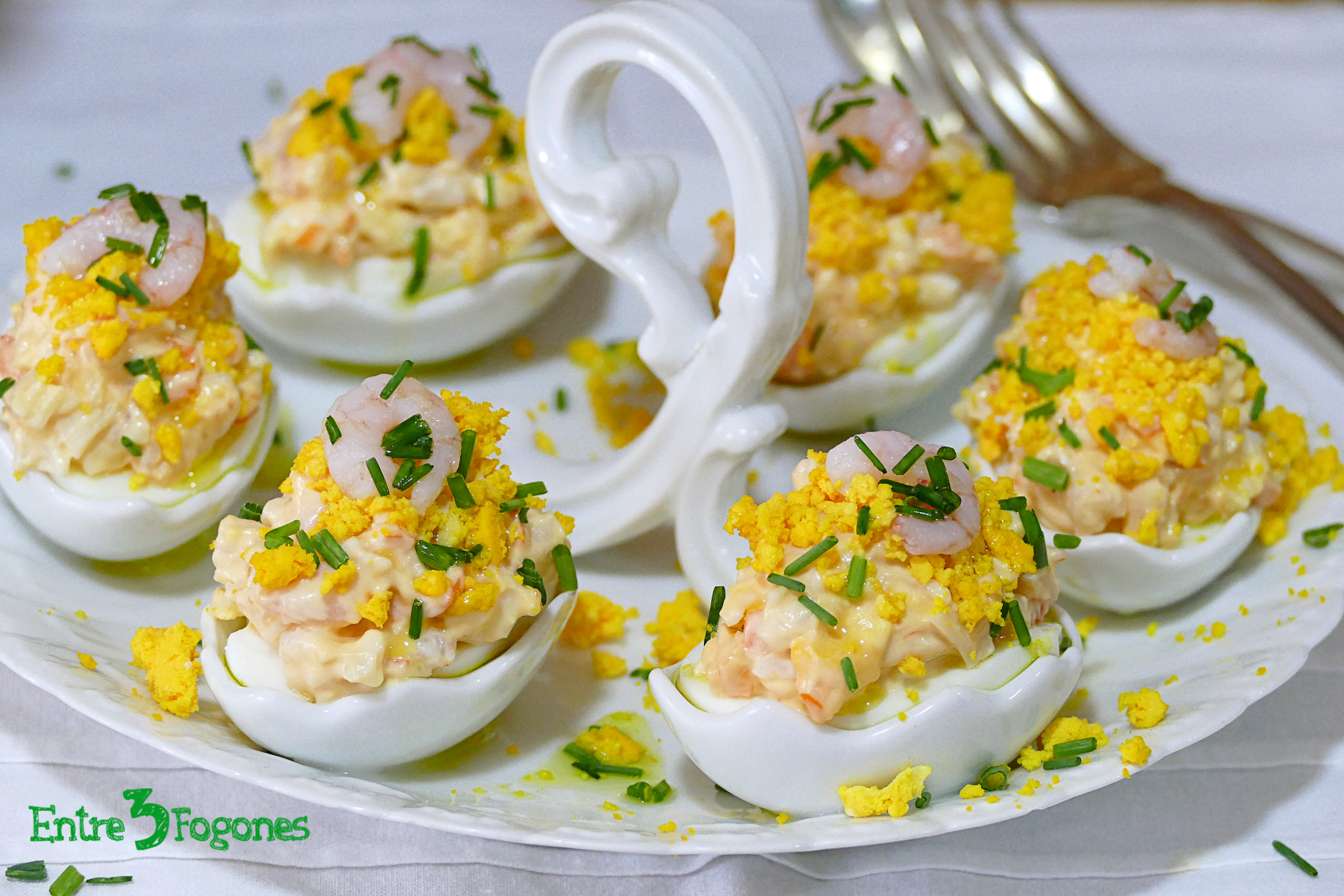 Huevos Rellenos de Gambas y Surimi