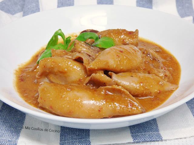 Calamares en Salsa Romesco