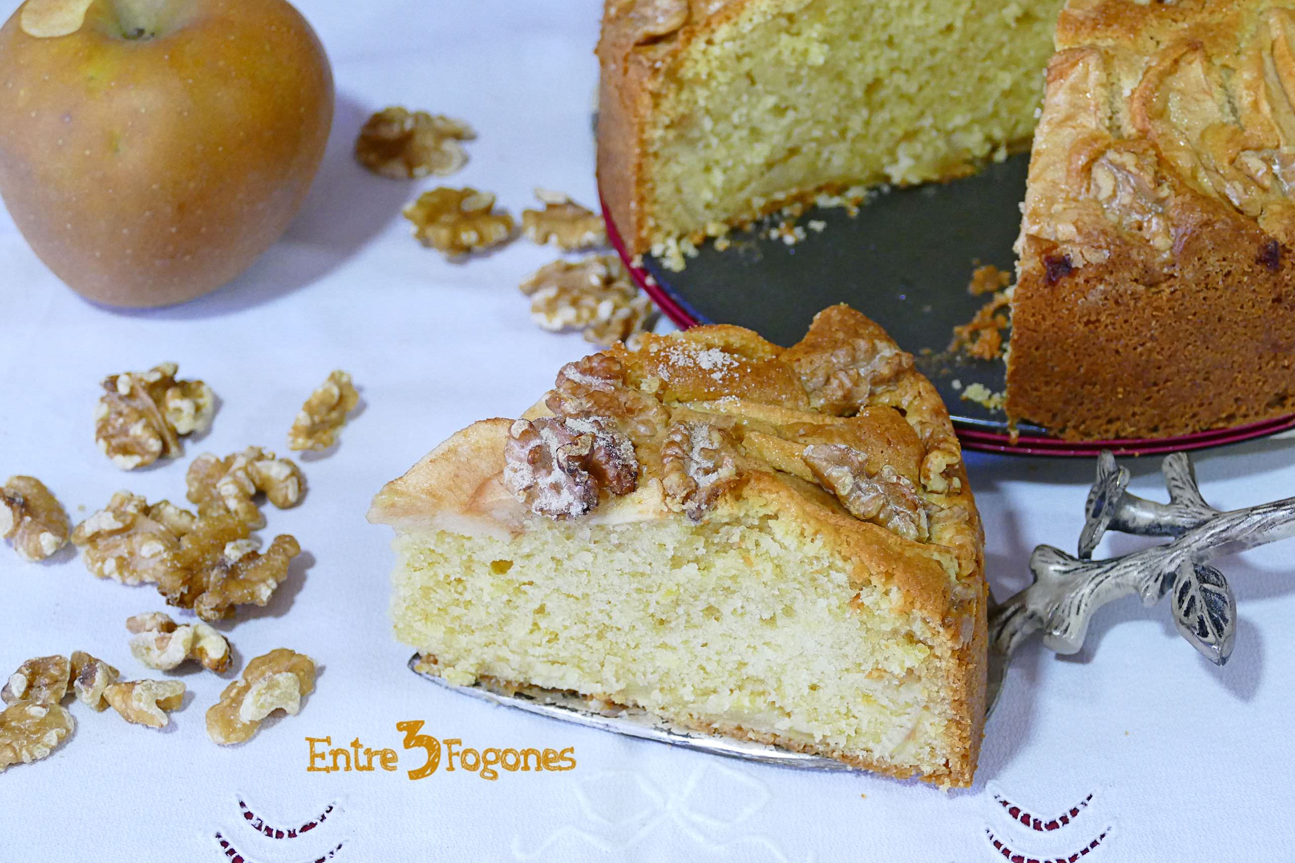Bizcocho de Nueces con Nata Esponjoso Bizcocho de Nueces con Nata Esponjoso