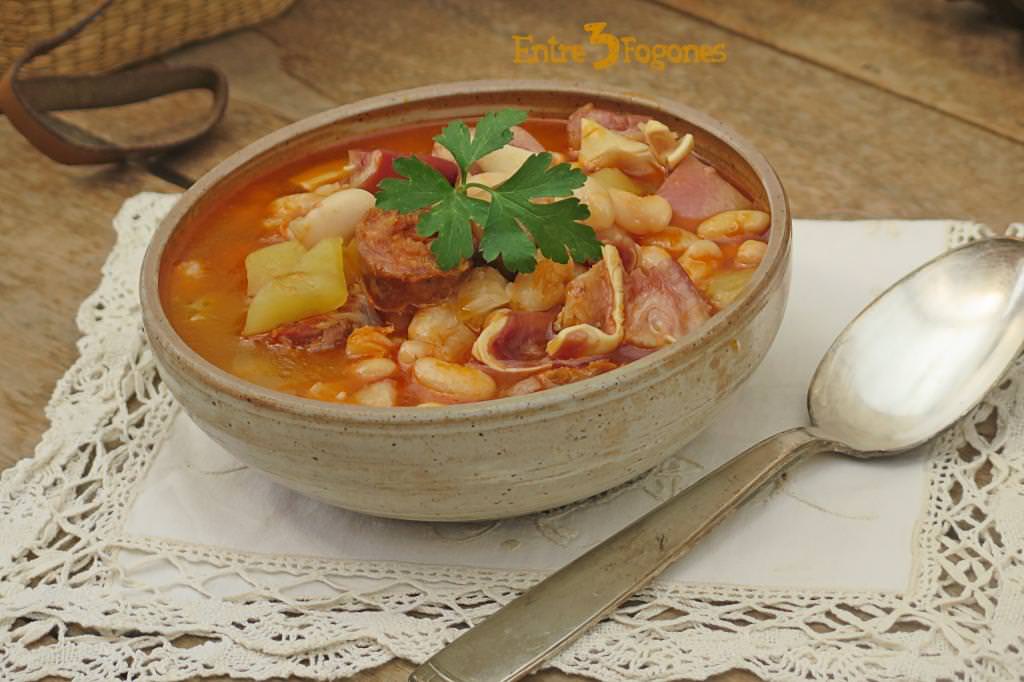 Receta Potaje de Habichuelas con Chorizo y Oreja de Cerdo
