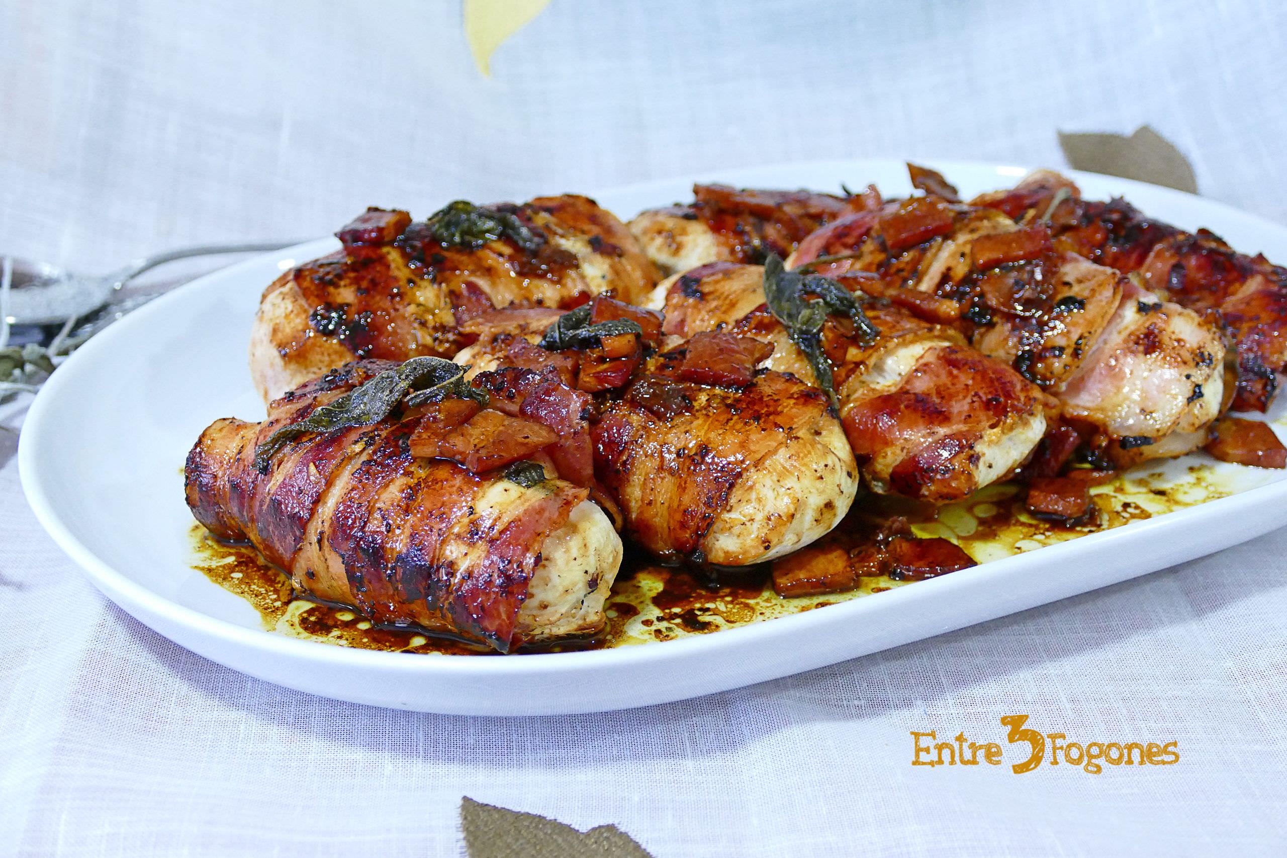 Rollitos de Pollo y Bacon en Salsa de Salvia