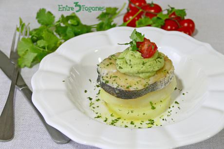 Merluza con Patatas y Mayonesa con Aguacate