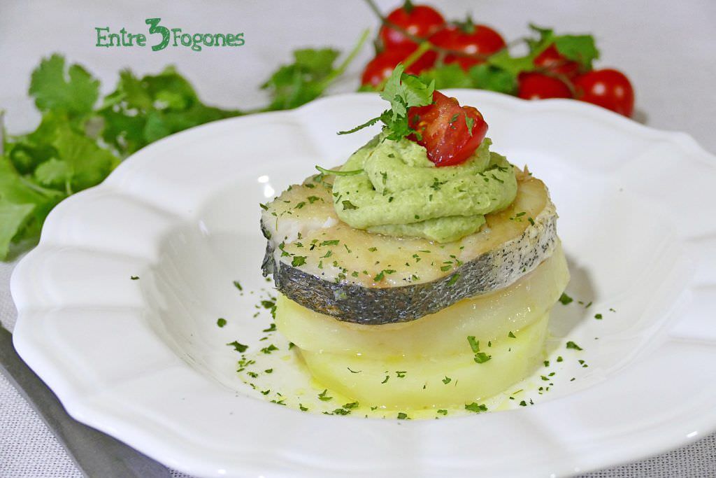 Receta Merluza con Patatas y Mayonesa de Aguacate