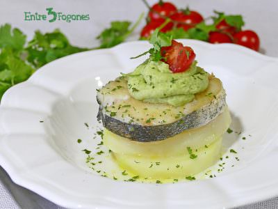 Receta Merluza con Patatas y Mayonesa de Aguacate Receta Merluza con Patatas y Mayonesa de Aguacate