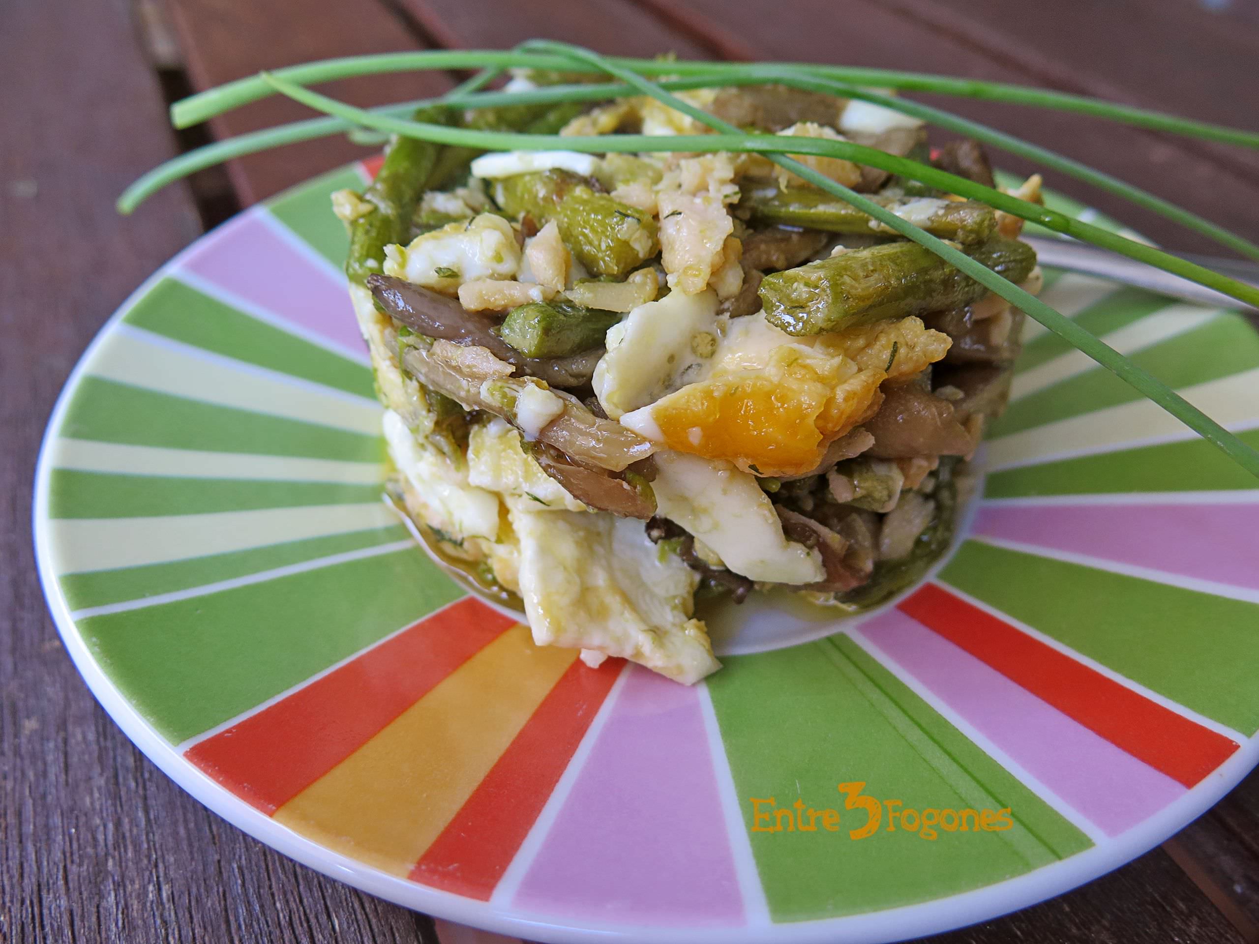 Receta Revuelto de Setas y Espárragos con Salmón y Ajetes Receta Revuelto de Setas y Espárragos con Salmón y Ajetes