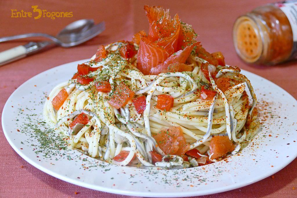 Receta Espaguetis con Gulas y Salmón