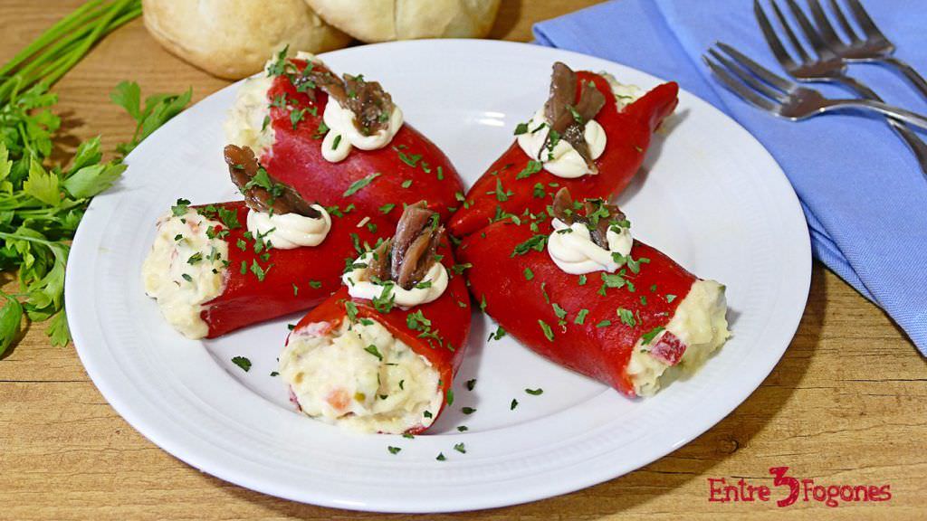 Pimientos del Piquillo Fríos Rellenos de Ensaladilla