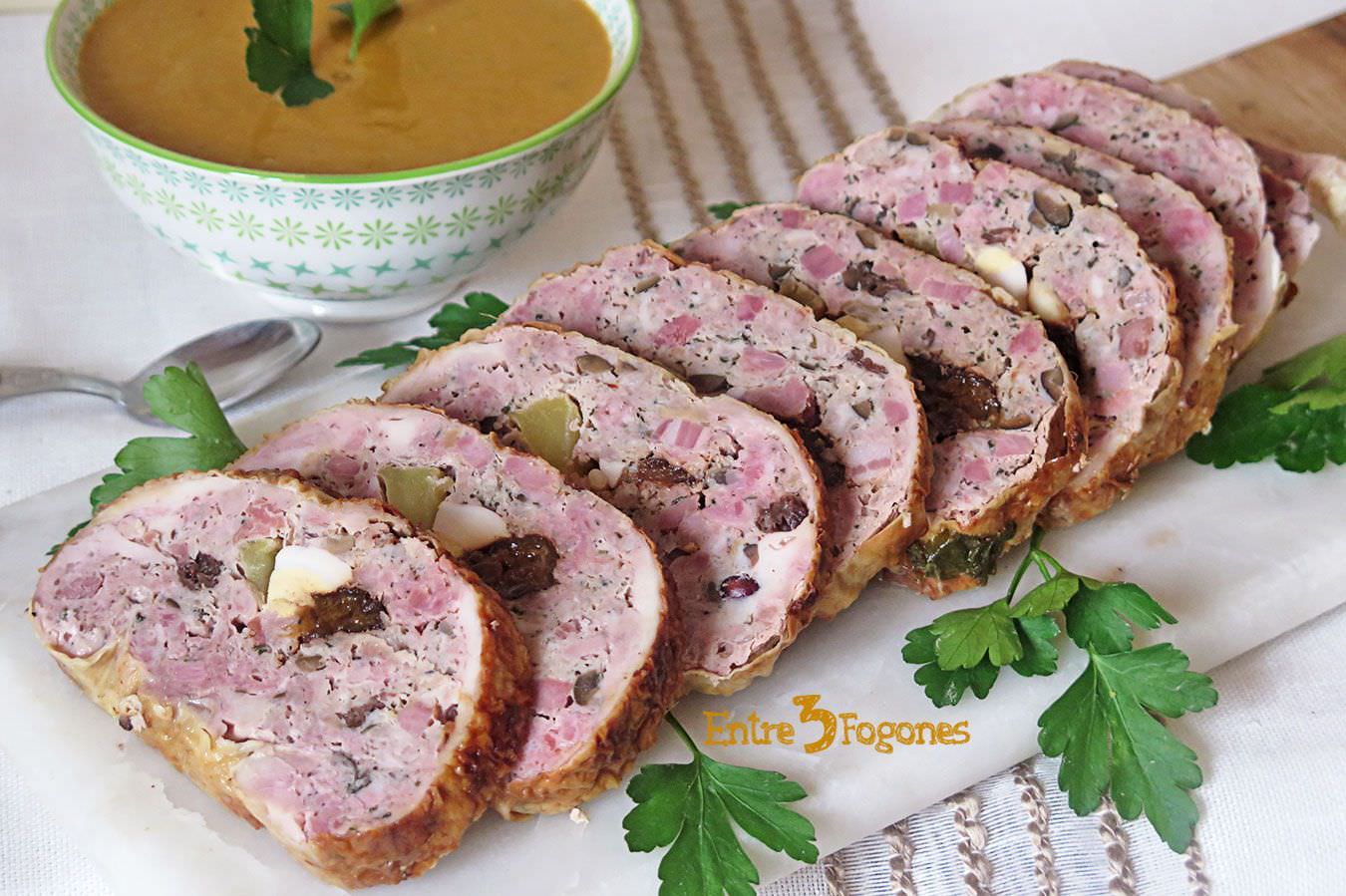 Capón Relleno al Horno en Salsa de Verduras Capón Relleno al Horno en Salsa de Verduras