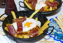 Huevos Rotos o Huevos Estrellados con Patatas y Jamón
