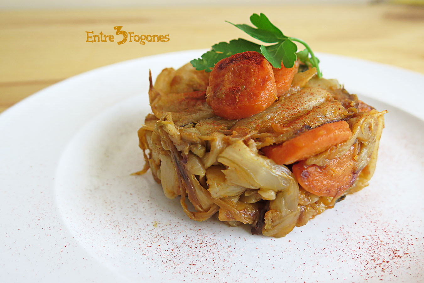 Timbal de Endivias Salteadas con Zanahoria y Rábano Negro