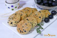 Galletas Saladas de Queso Parmesano y Aceitunas Negras