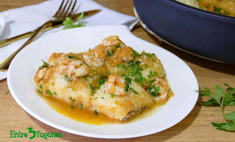 Lomos de Merluza con Gambas en Salsa de Manzana