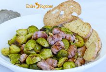 Coles de Bruselas Salteadas con Salchichas de Pollo