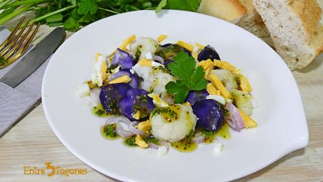Ensalada de Patatas Moradas y Coliflor