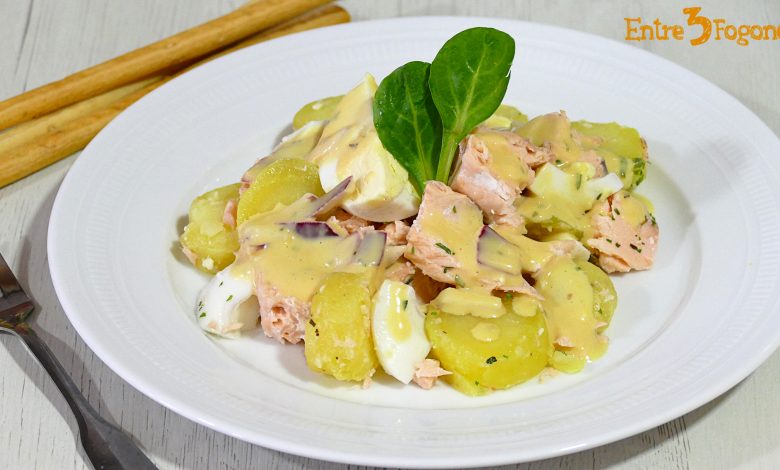 Ensalada de Patata y Huevo con Salmón Fresco