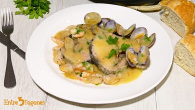 Merluza en Salsa con Almejas