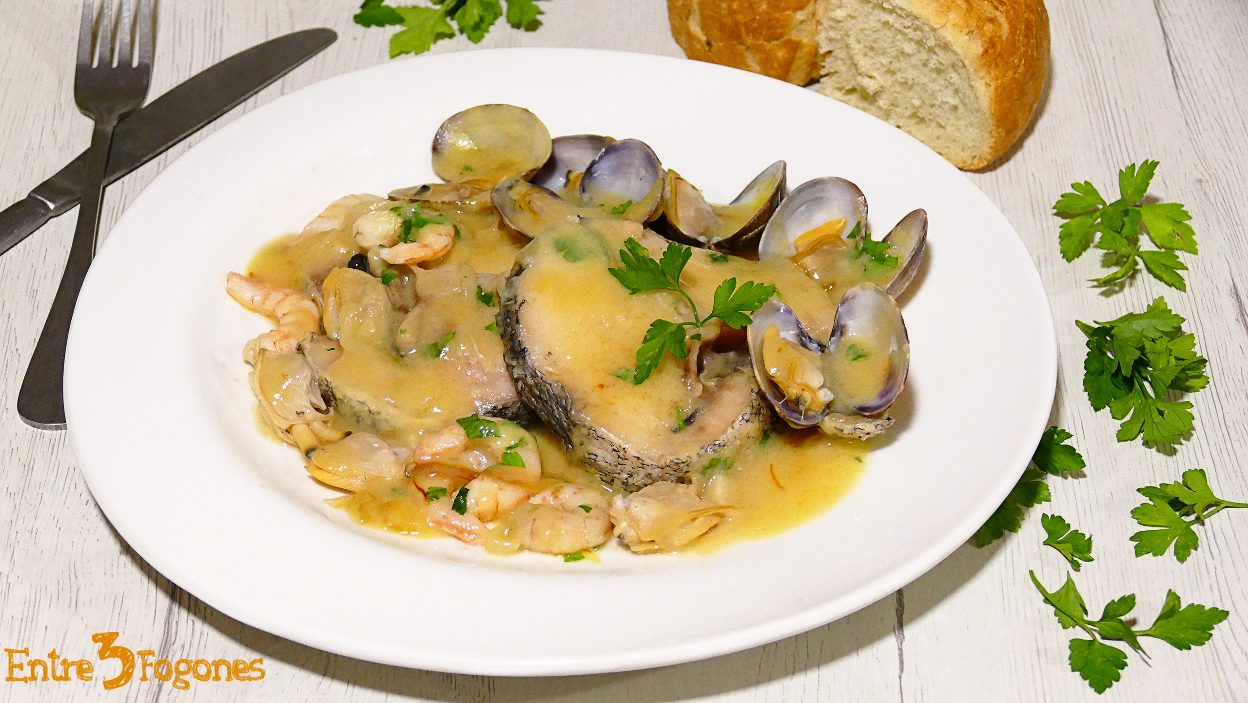 Merluza en Salsa con Almejas y Gambas Merluza en Salsa con Almejas y Gambas