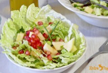 Ensalada de Col Rizada con Manzana y Granada