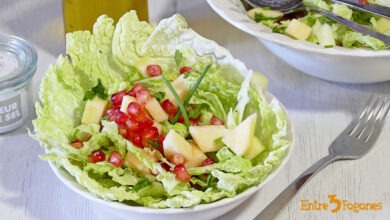 Ensalada de Col Rizada con Manzana y Granada