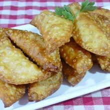 Empanadillas de Atún y Huevo con Tomate