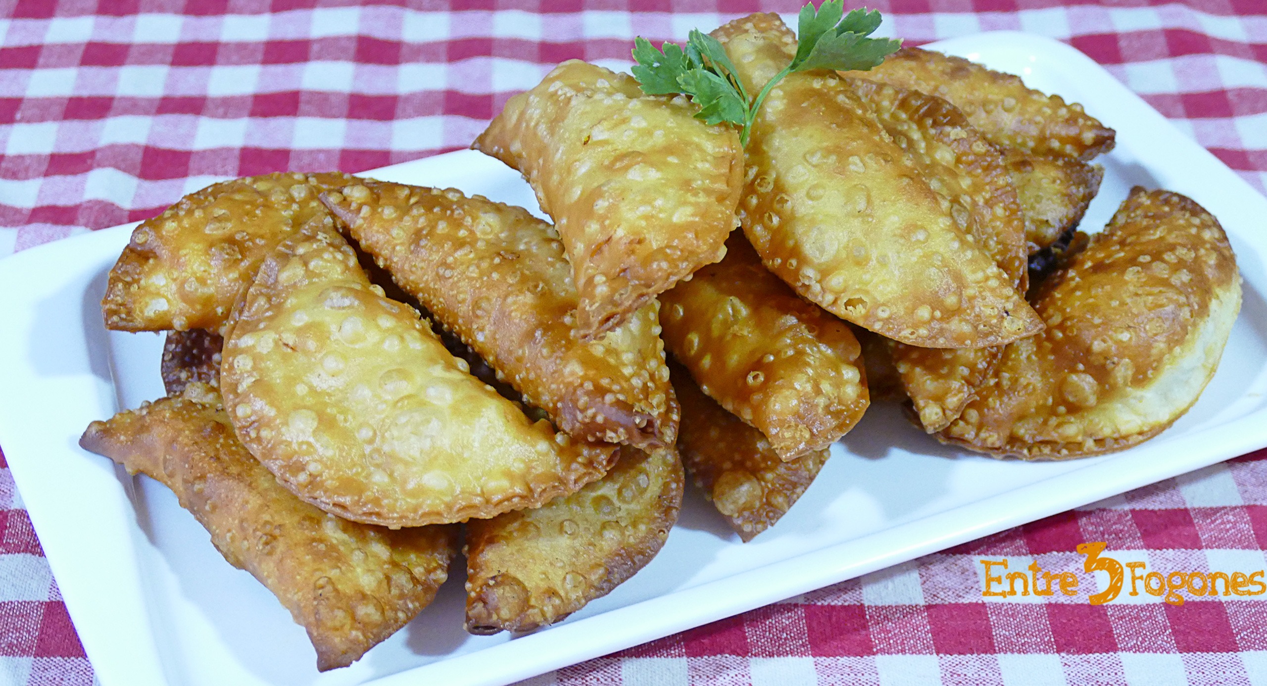 Empanadillas de Atún y Huevo con Tomate Empanadillas de Atún y Huevo con Tomate