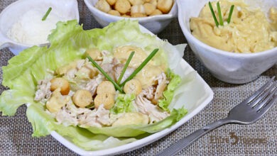 Ensalada César con Pollo y Salsa Casera