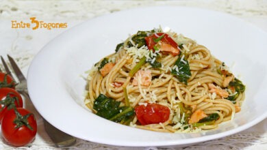Espaguetis Integrales con Espinacas y Tomates Cherry