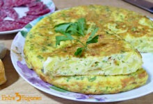 Tortilla de Patatas con Cebolla y Perejil