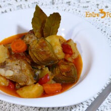 Guisado de Costillas con Patatas y Alcachofas