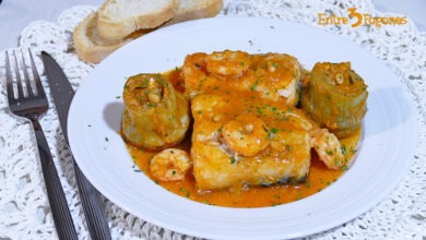 Lomos de Bacalao en Salsa con Alcachofas y Gambas