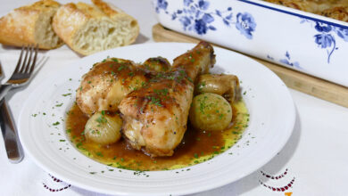 Jamoncitos de Pollo al Horno en Salsa de Cebolla al Oporto
