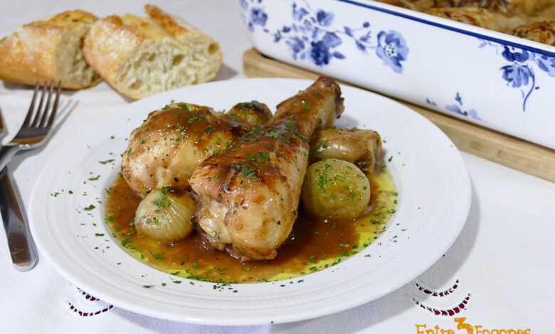 Jamoncitos de Pollo al Horno en Salsa de Cebolla al Oporto