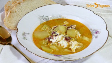 Caldo de Patatas con Jamón Serrano y Huevo