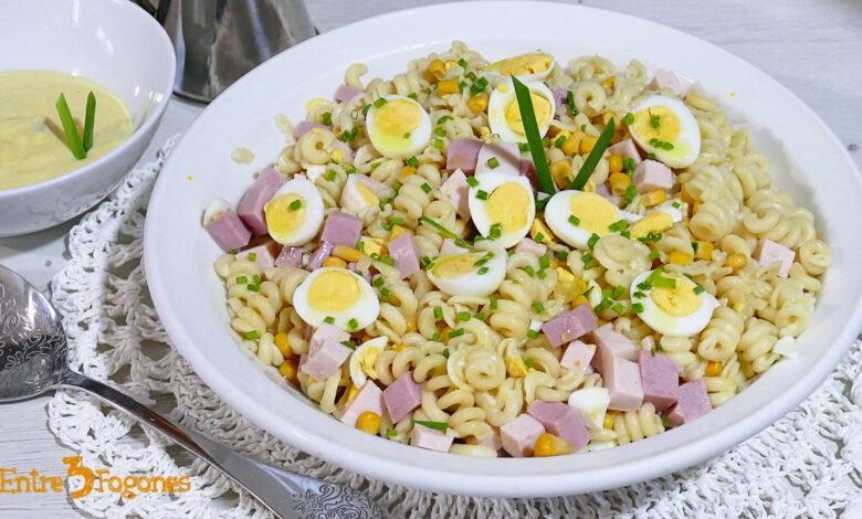 Ensalada de Pasta con Pavo y Huevos de Codorniz