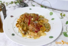 Pimientos del Piquillo Rellenos de Carne en Salsa de Setas