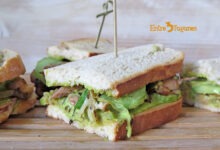 Bocadillo de Pollo con Verduras Asadas y Salsa de Lechuga