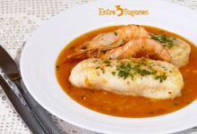 Lomos de Merluza en Salsa con Gambas