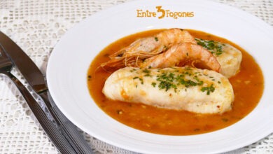 Lomos de Merluza en Salsa con Gambas