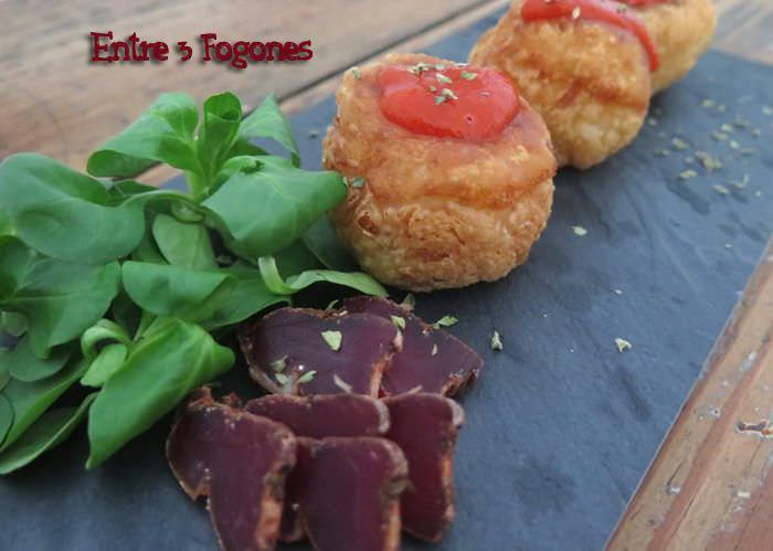 Bolas de Yuca Rellenas de Tasajo
