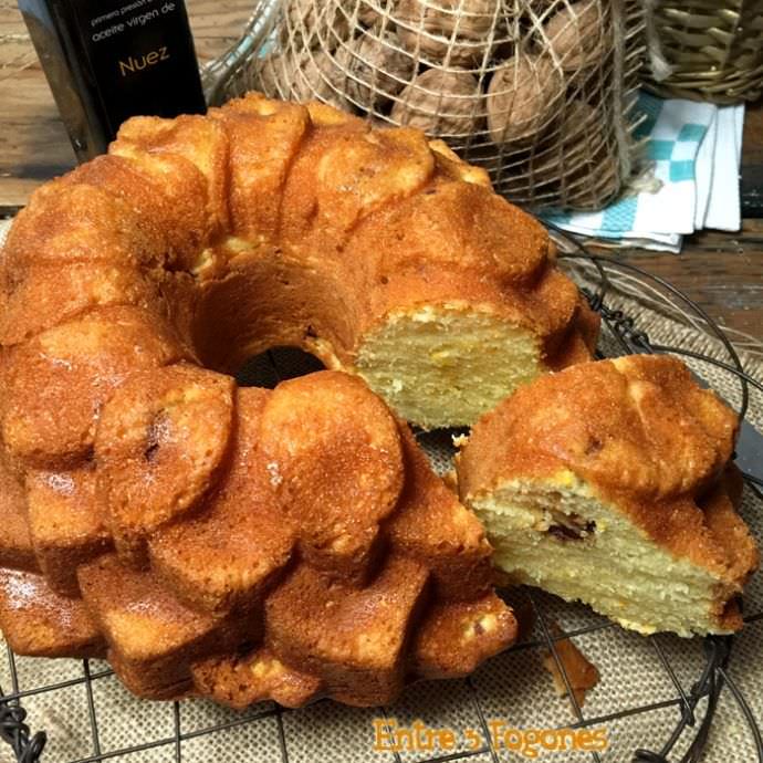 Bundt Cake de Naranja y Nueces Caramelizadas