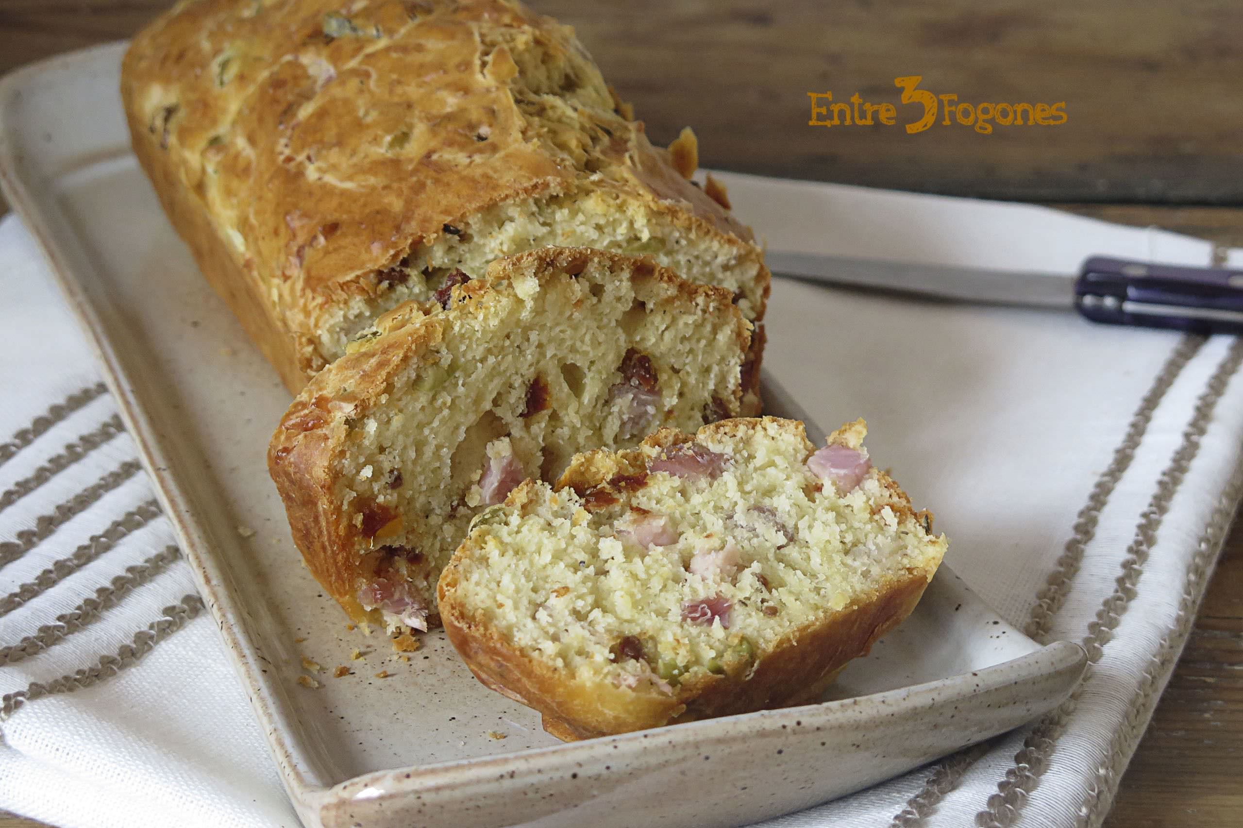 Cake con Torreznos de Soria y Tomates Confitados