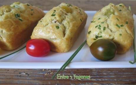 Cakes con Tomates y Tasajo