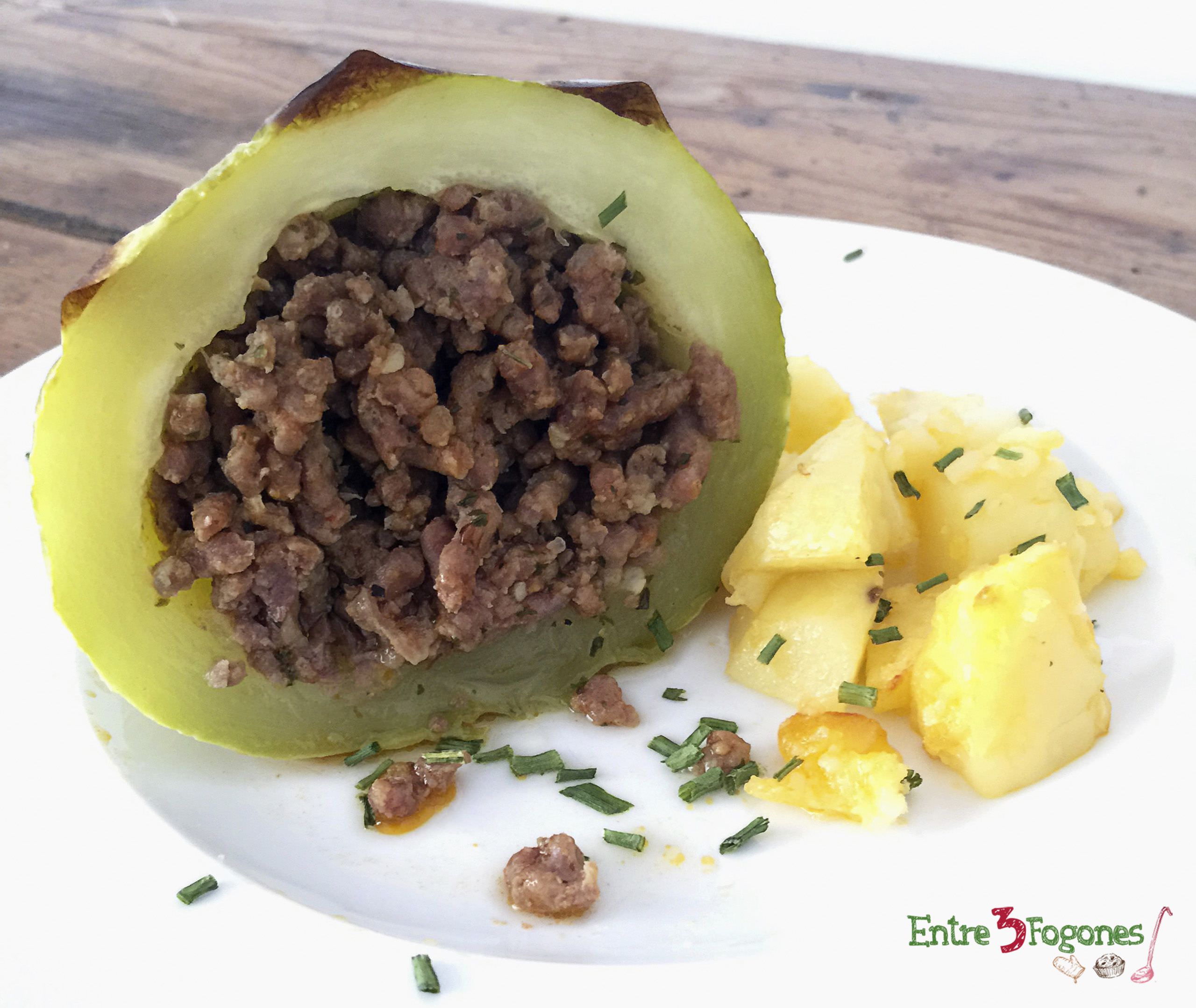 Calabacín Relleno de Carne al Horno con Patatas