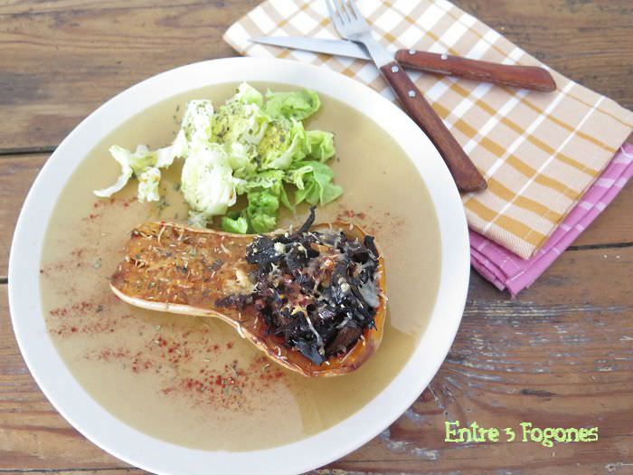 Calabaza Asada Rellena de Setas y Jamón Serrano al ajo Negro Calabaza Asada Rellena de Setas y Jamón Serrano al ajo Negro