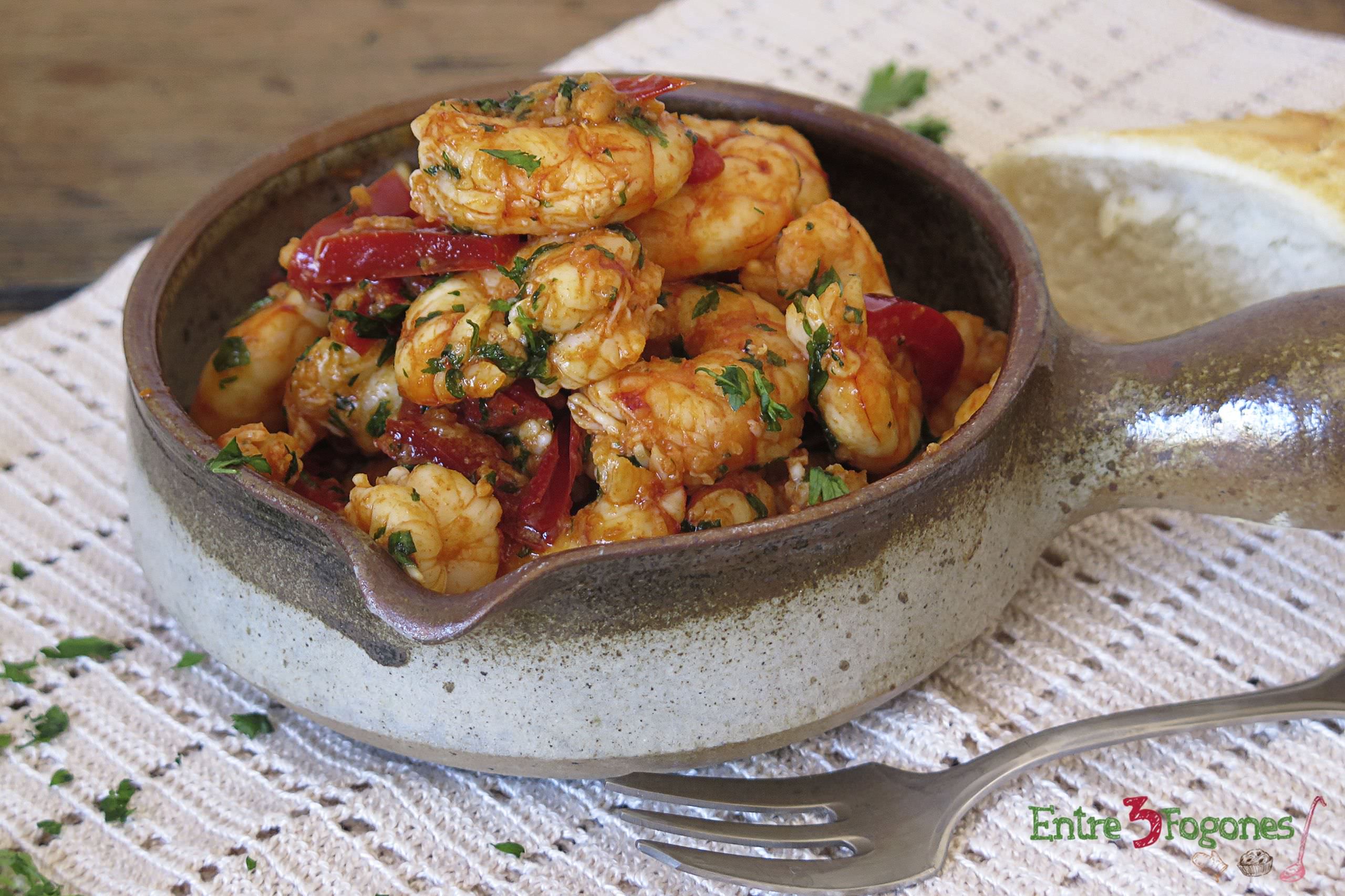 Cazuela de Gambas con Pimiento Rojo al Pimentón de la Vera
