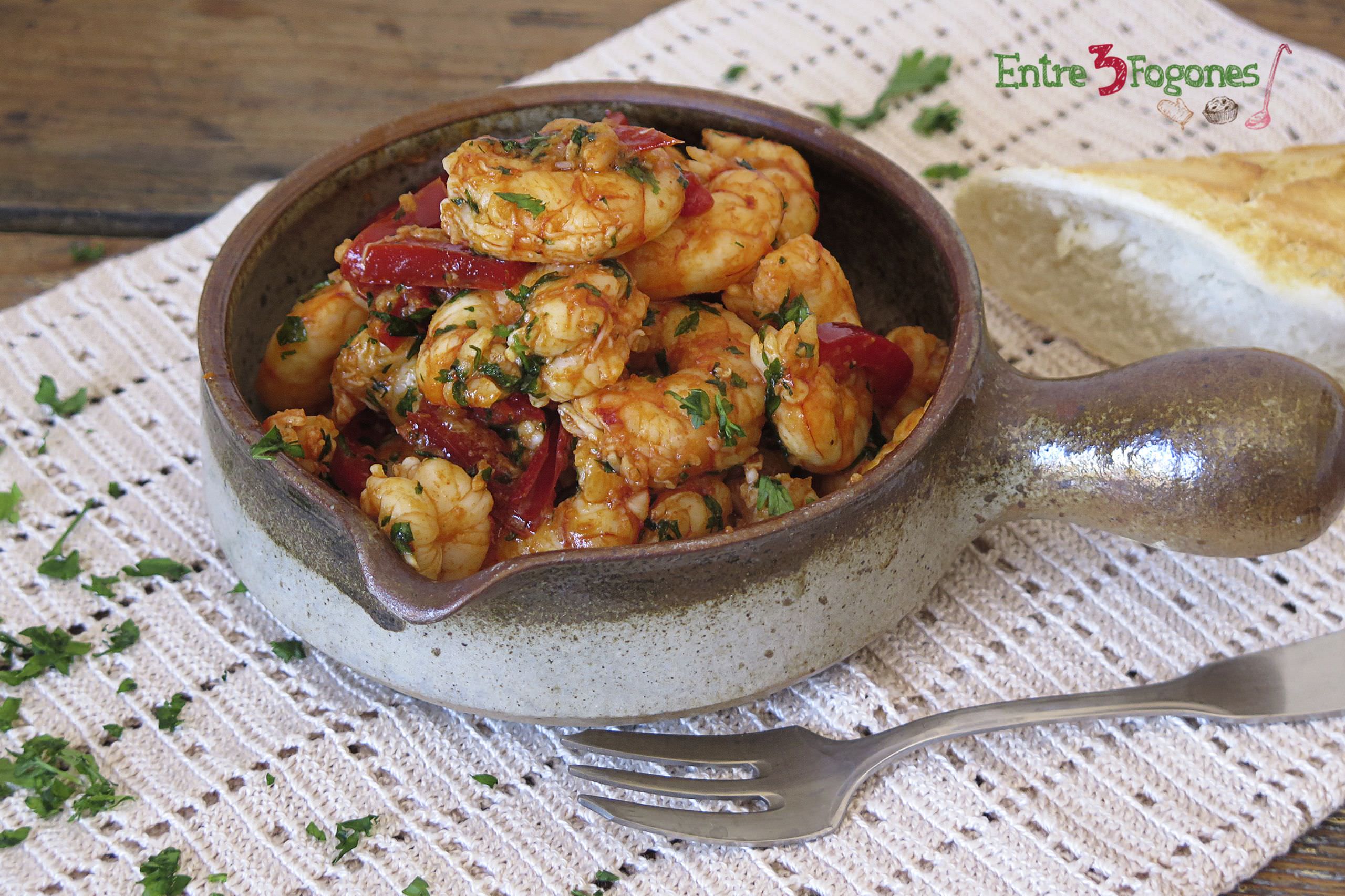Cazuela de Gambas con Pimiento Rojo al Pimentón de la Vera Cazuela de Gambas con Pimiento Rojo al Pimentón de la Vera