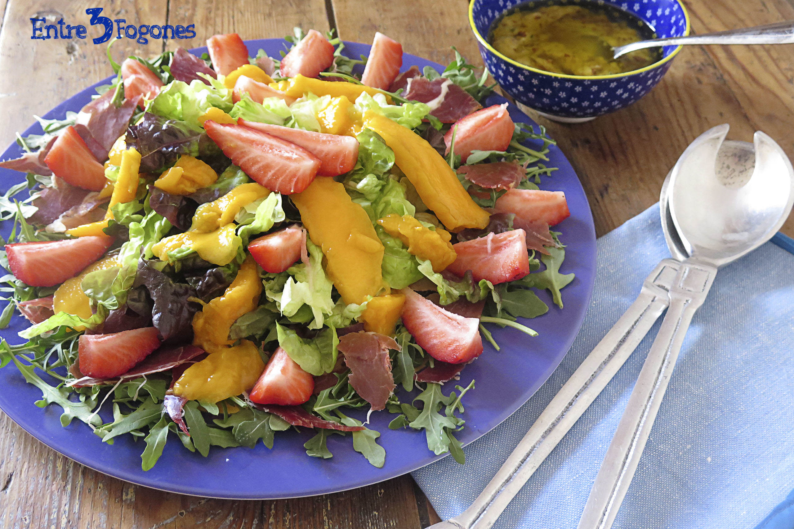 Receta Ensalada de Mango y Fresas con Rúcula y Jamón Serrano