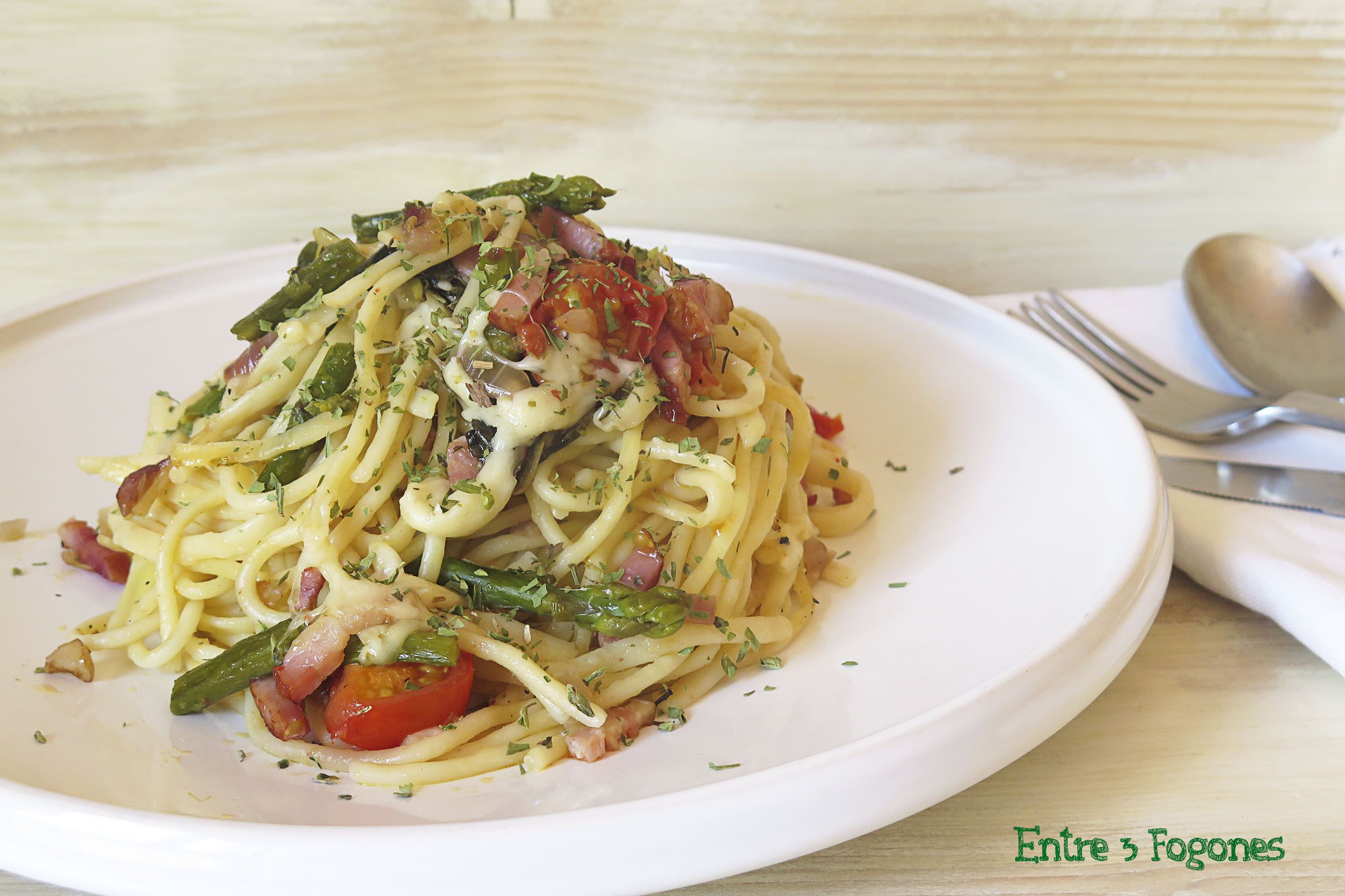 Espaguetis con Verduras y Bacon