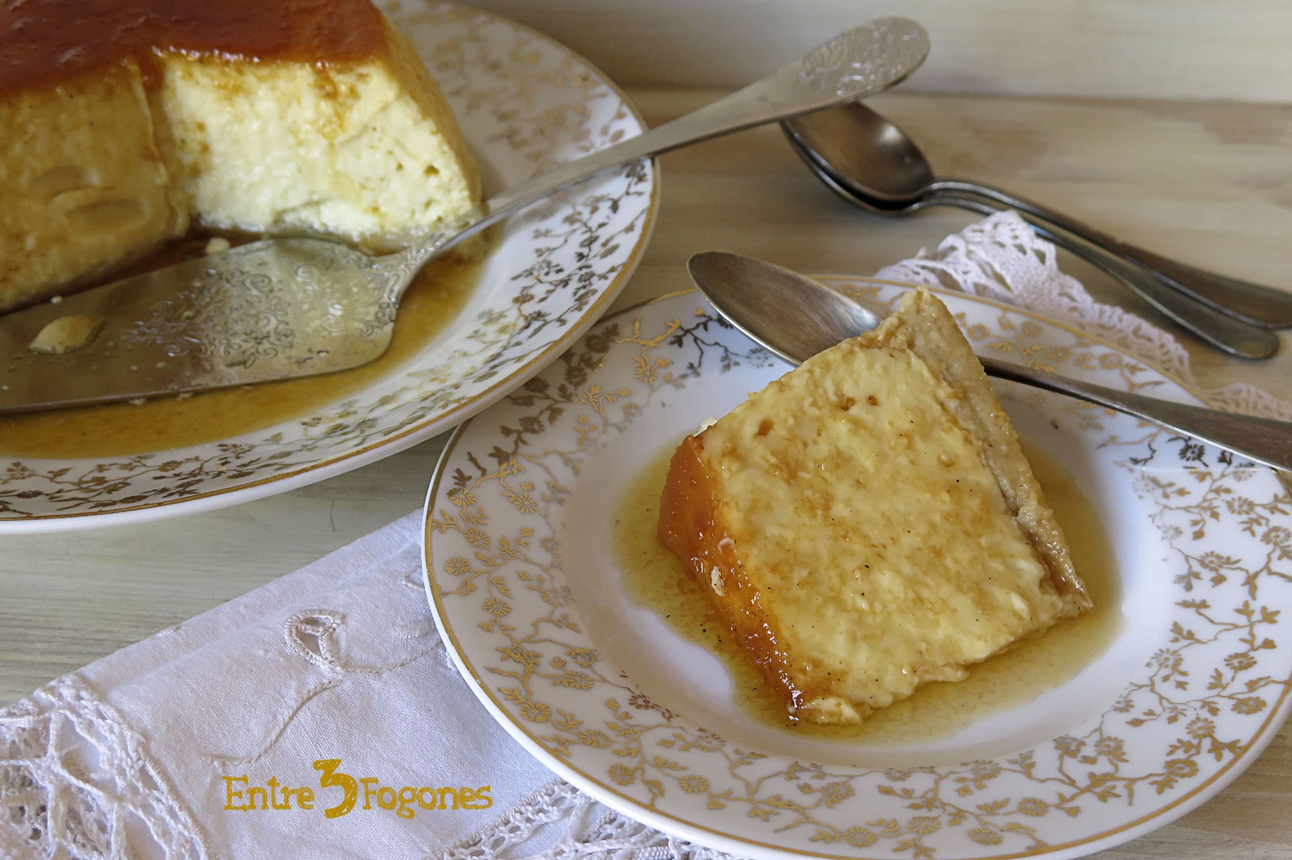 Flan de Huevo con Galletas Napolitanas